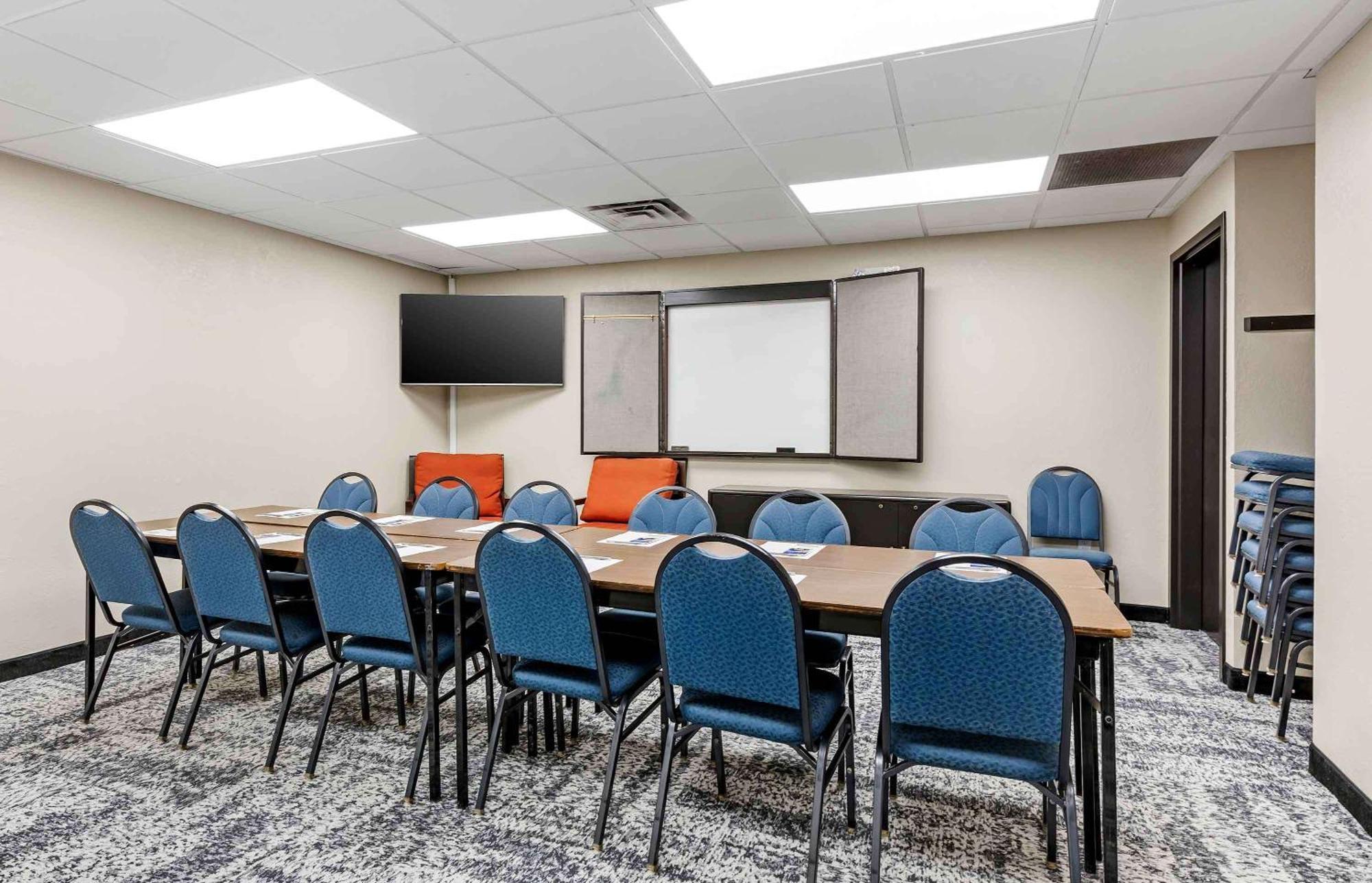 Extended Stay America Suites - Buffalo - Airport ชีคโทวากา ภายนอก รูปภาพ