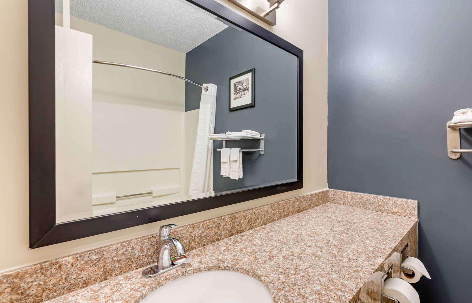 Extended Stay America Suites - Buffalo - Airport ชีคโทวากา ภายนอก รูปภาพ